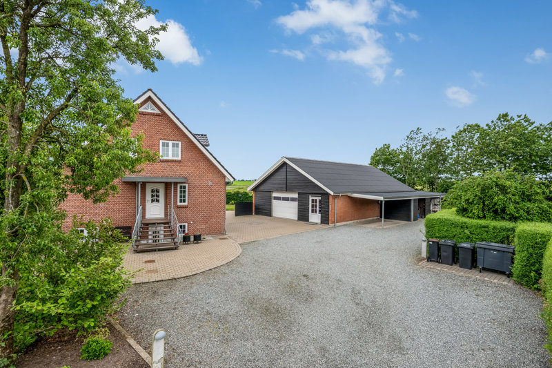 Property image number 2