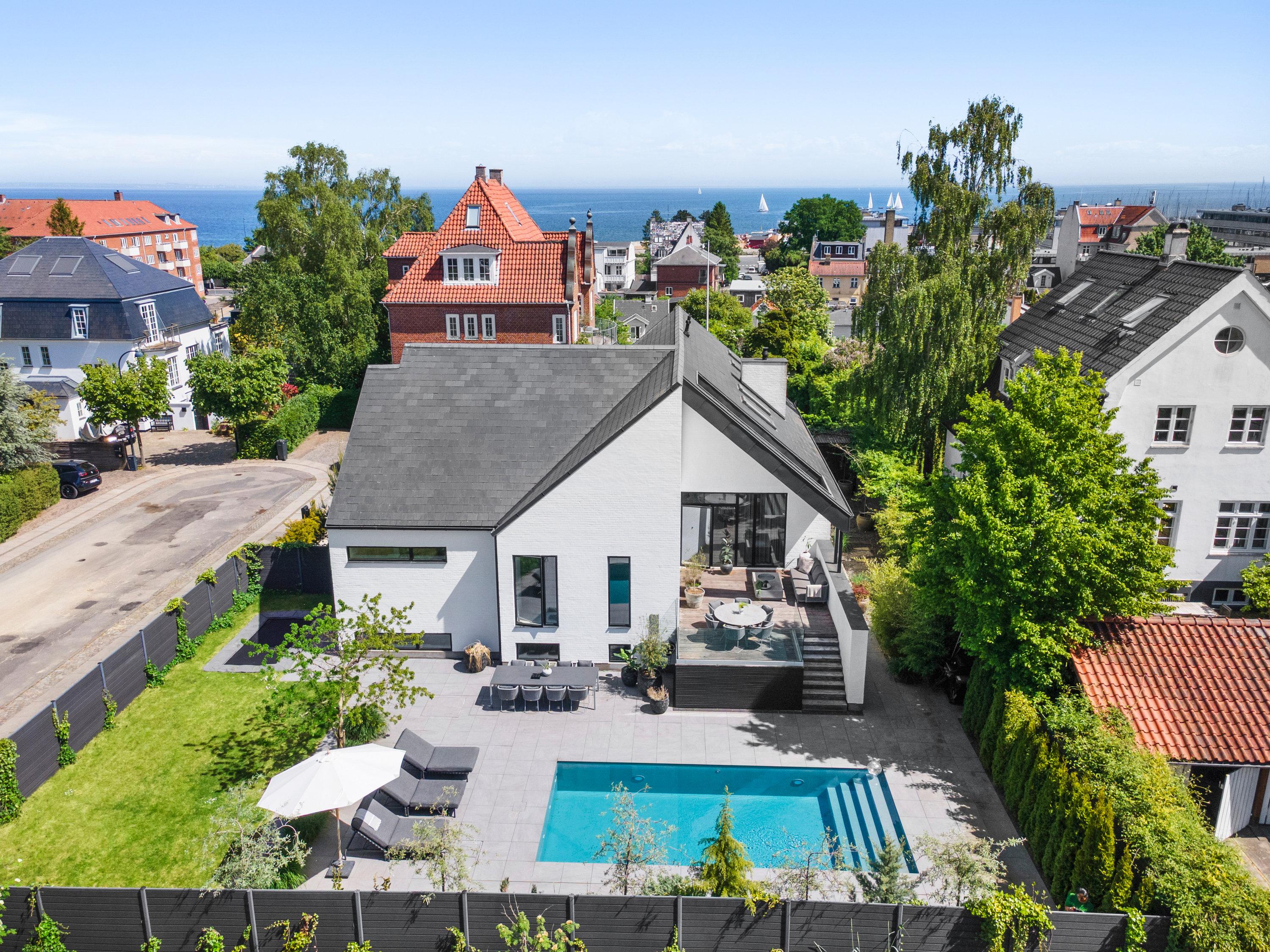 Villa på Frølichsvej 3 2930 Klampenborg.