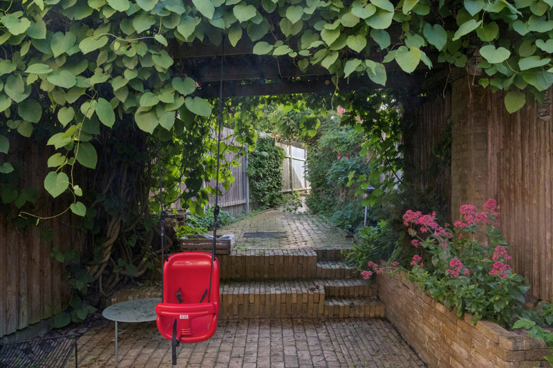 toggle-gallery-image