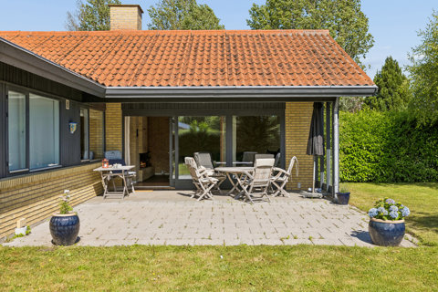 Velholdt etplansvilla på attraktiv, børnevenlig adresse!