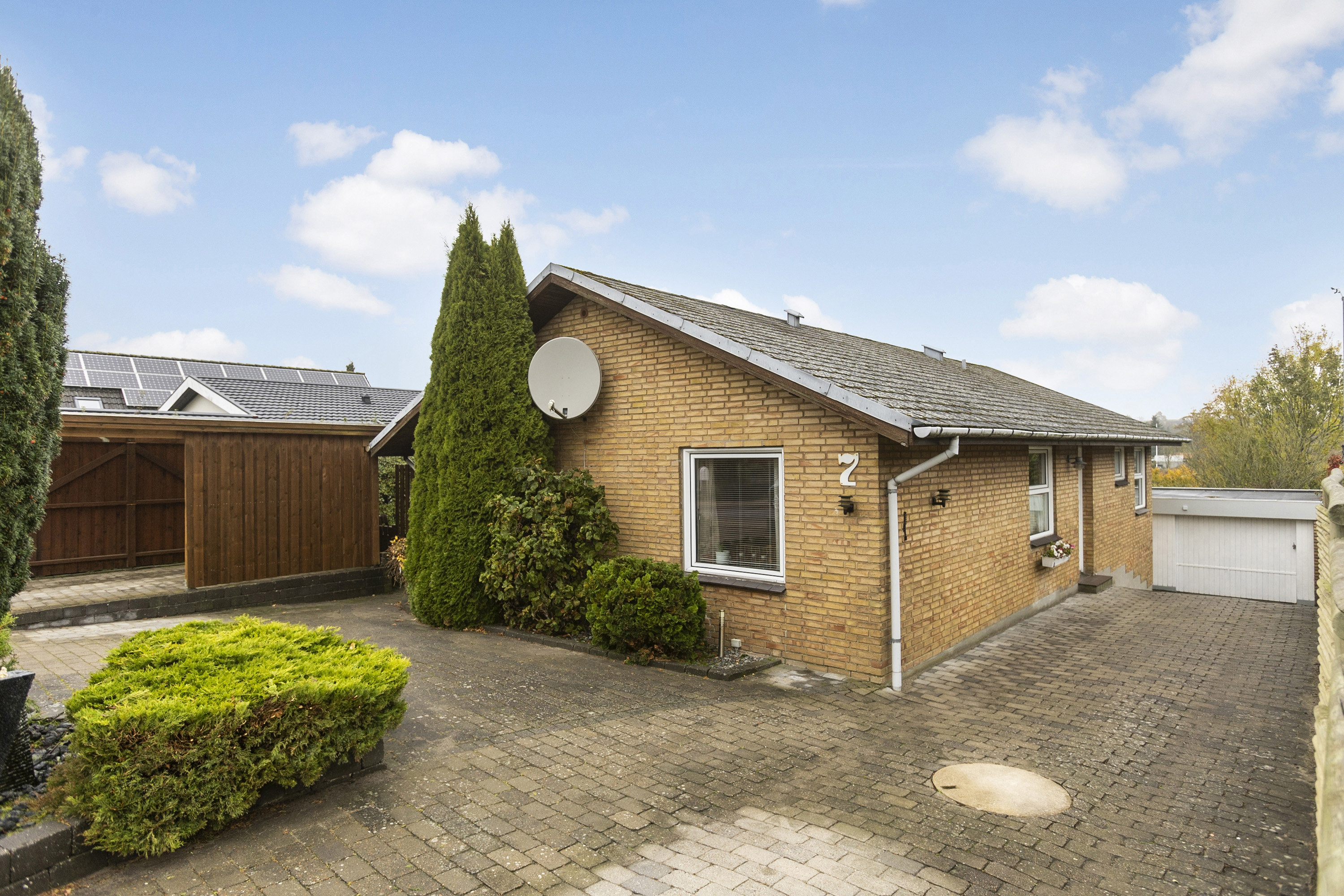 Hus, 100 m², tomt 788 m²