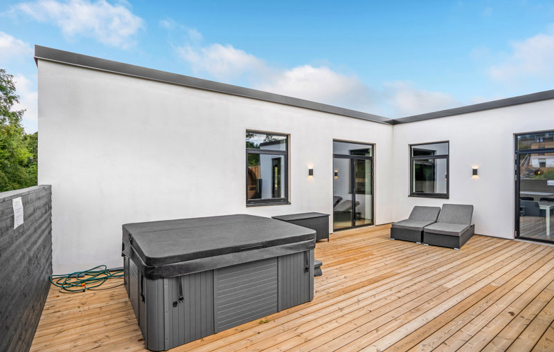 Property image number 8