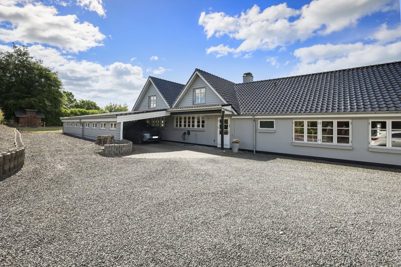 Property image number 2