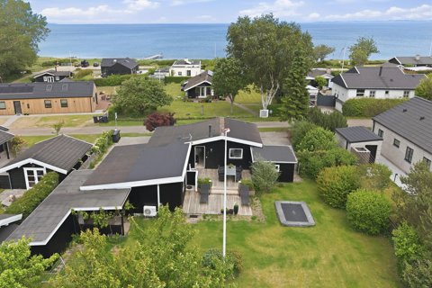 Drømmen om det enkle sommerliv – kun 130 meter fra Ajstrup Strand