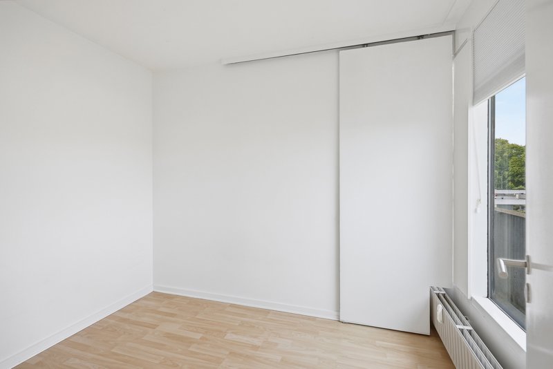 toggle-gallery-image