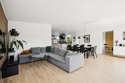 Rummelig og indbydende 1-plans villa i attraktive Hvissinge