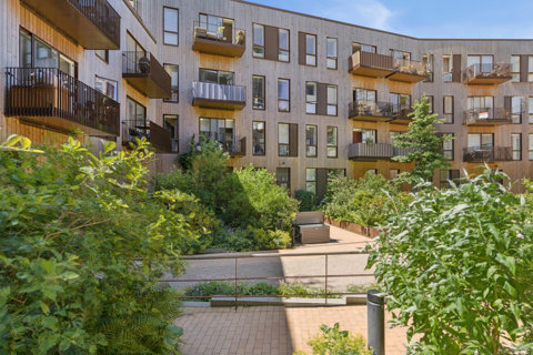 Moderne og lys 4-værelses hjørnelejlighed med en attraktiv beliggenhed tæt på Søndermarken.