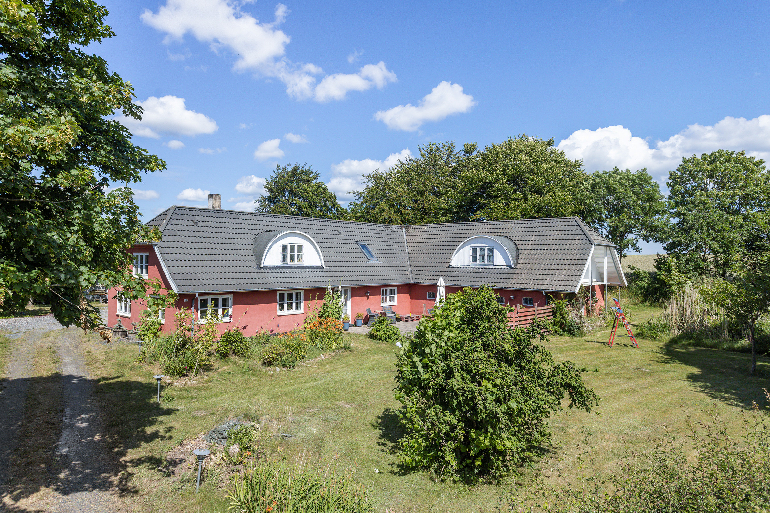 Landejendom på Holtbjergvej 21 9330 Dronninglund.