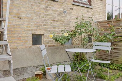 Egen terrassehave midt i Kongens Lyngby – indflytningsklar 1-værelses lejlighed