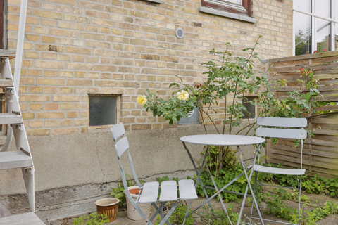 Egen terrassehave midt i Kongens Lyngby – indflytningsklar 1-værelses lejlighed