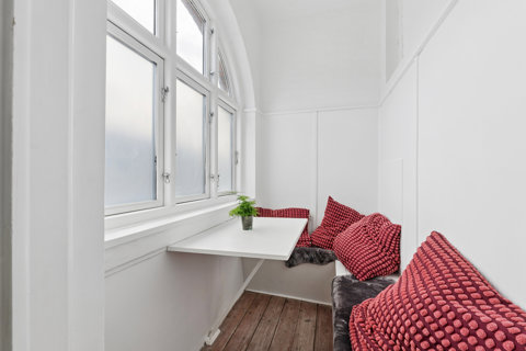 Charmerende delevenlig lejlighed på attraktiv og central placering.