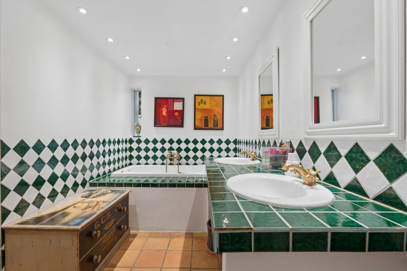 Property image number 2
