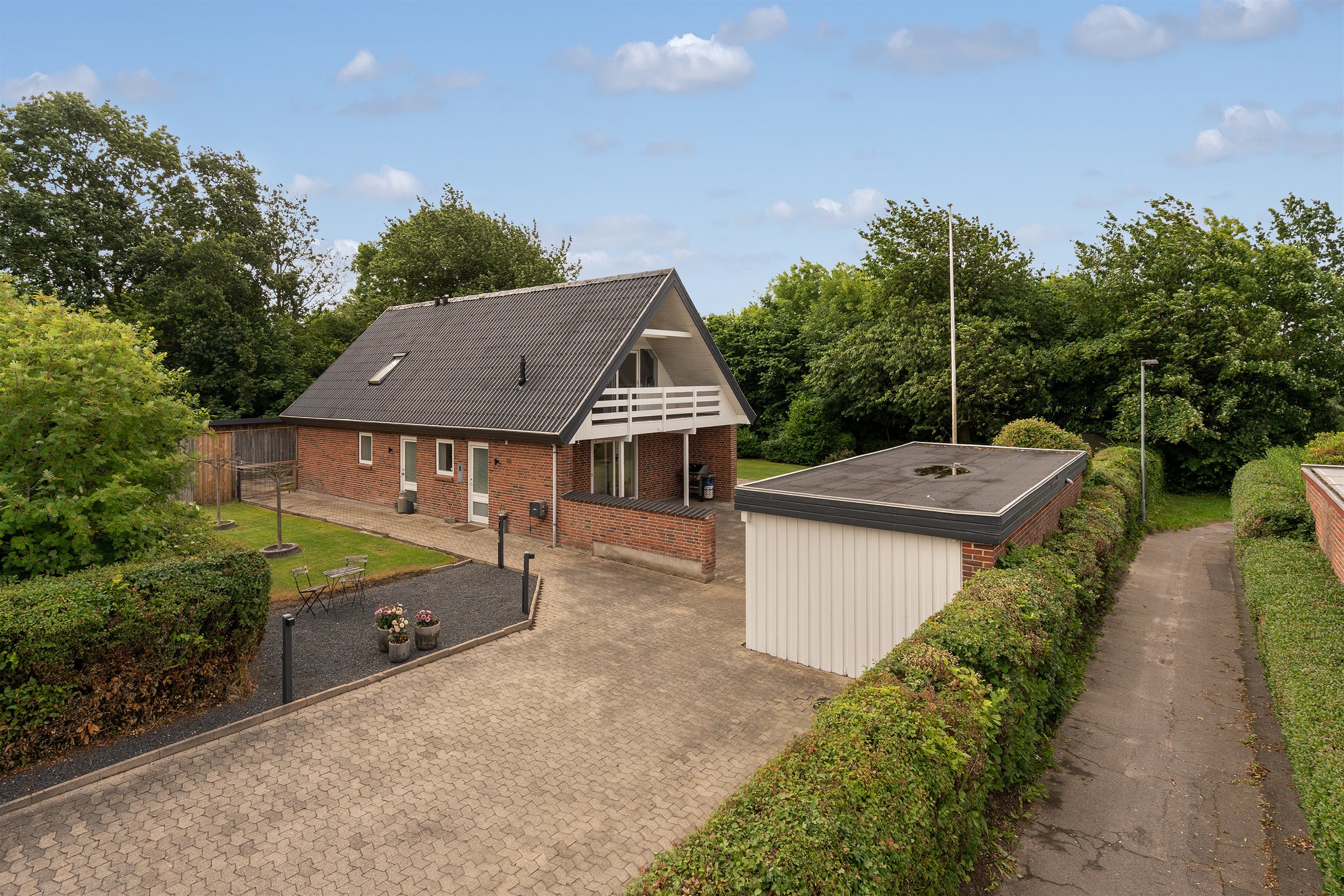 House, 162 m², land 1117 m²