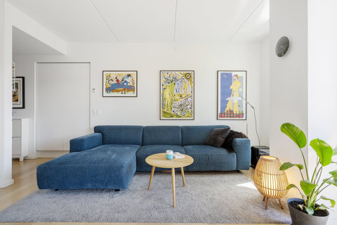 Lys 2-værelses med moderne komfort, to altaner og en optimal indretning