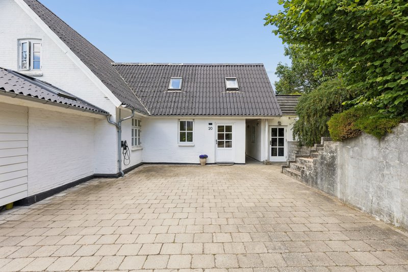 Property image number 2