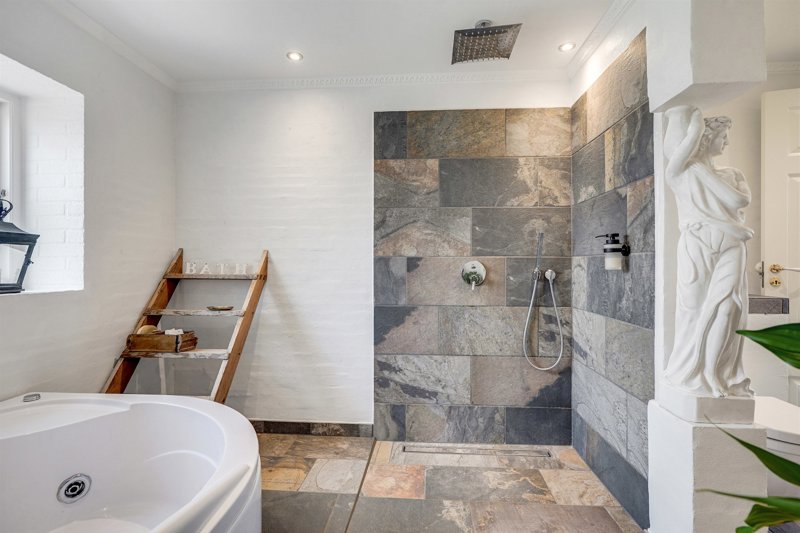 Property image number 6