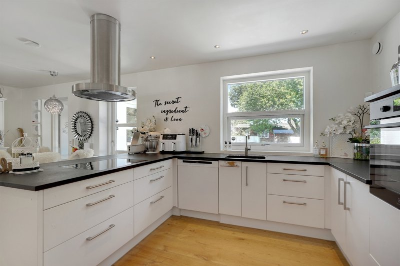 Property image number 11