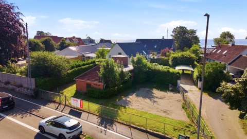 Byg drømmehuset på strandsiden i Karlslunde