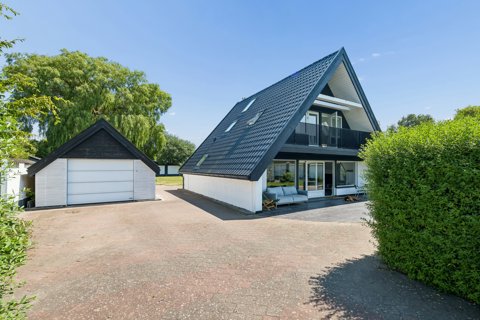 natur og moderne boligliv tæt på strand og skov