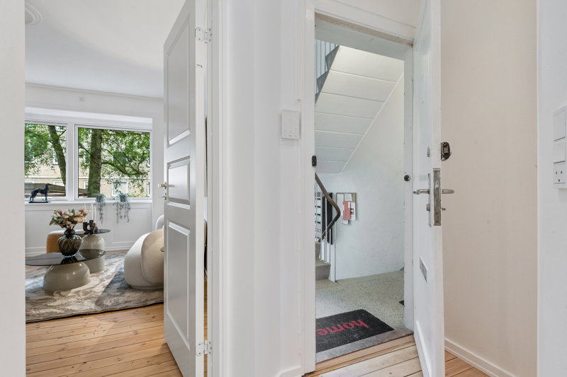 toggle-gallery-image