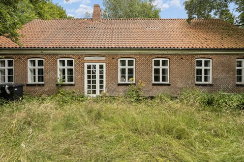 Flot rødstensejendom med stort potentiale