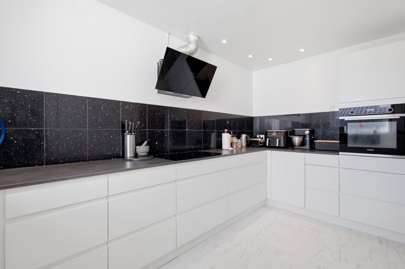 Property image number 8