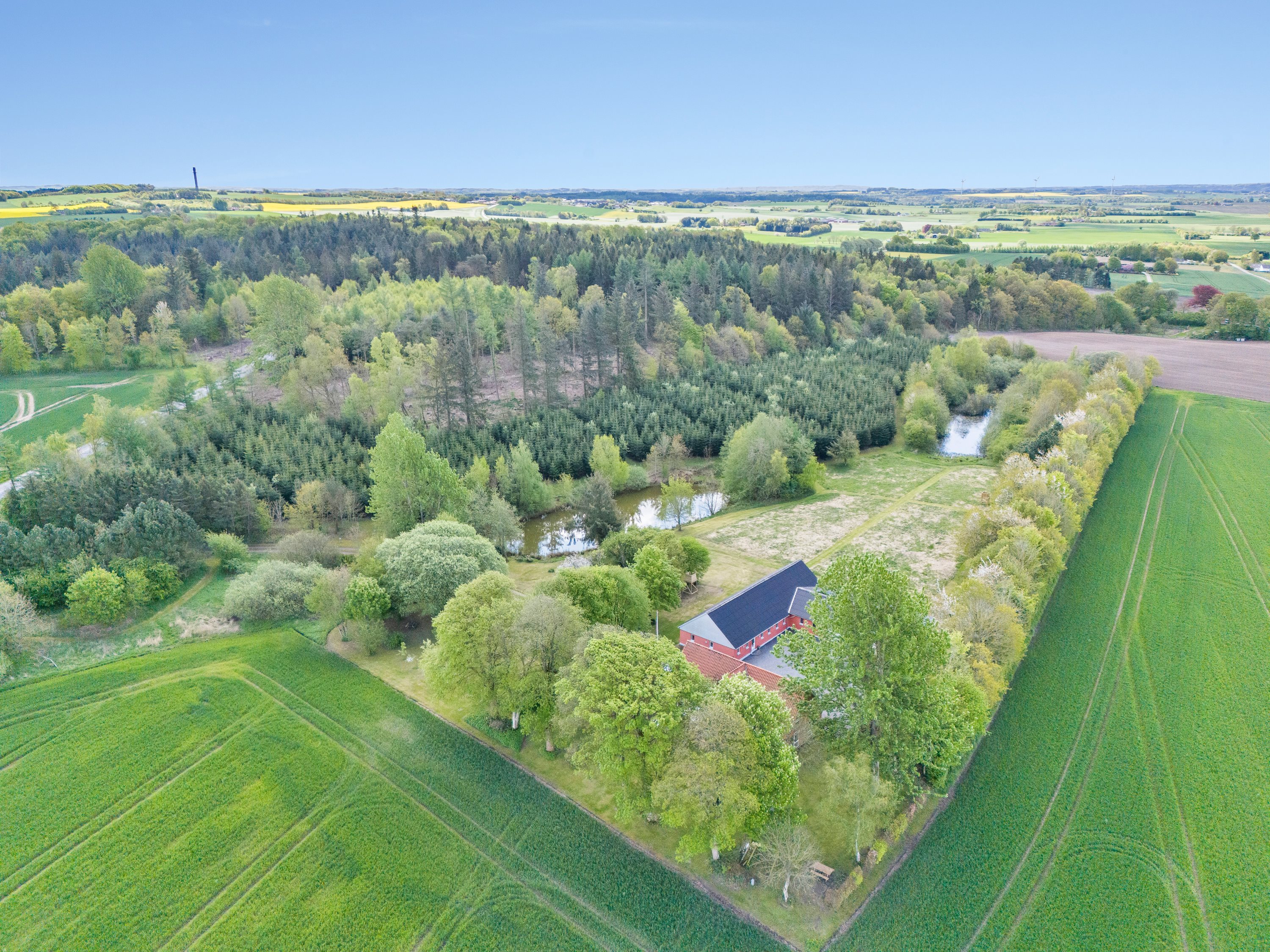 Landejendom på Herredsvejen 20 8883 Gjern.