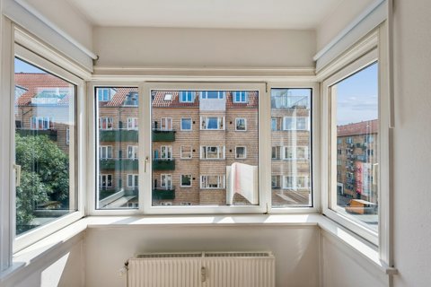 KARNAPPEN FANGER DAGSLYSET - 3. SAL, ALTAN 45M²