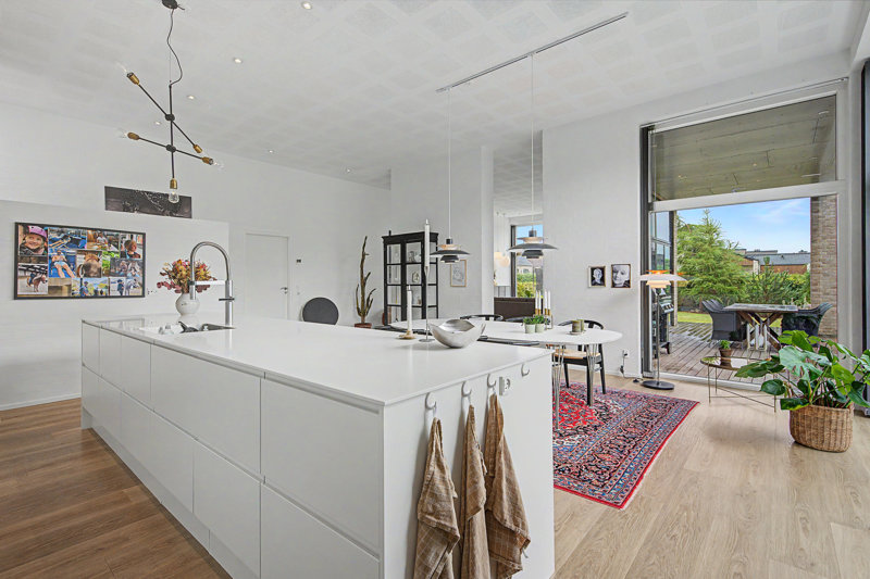 toggle-gallery-image