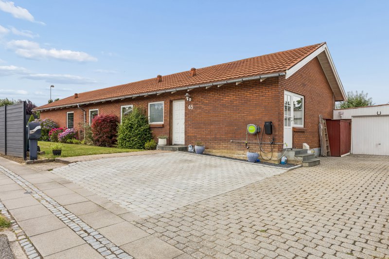 Property image number 2