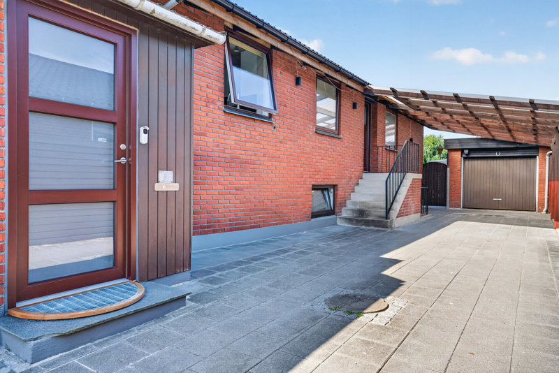 Property image number 2