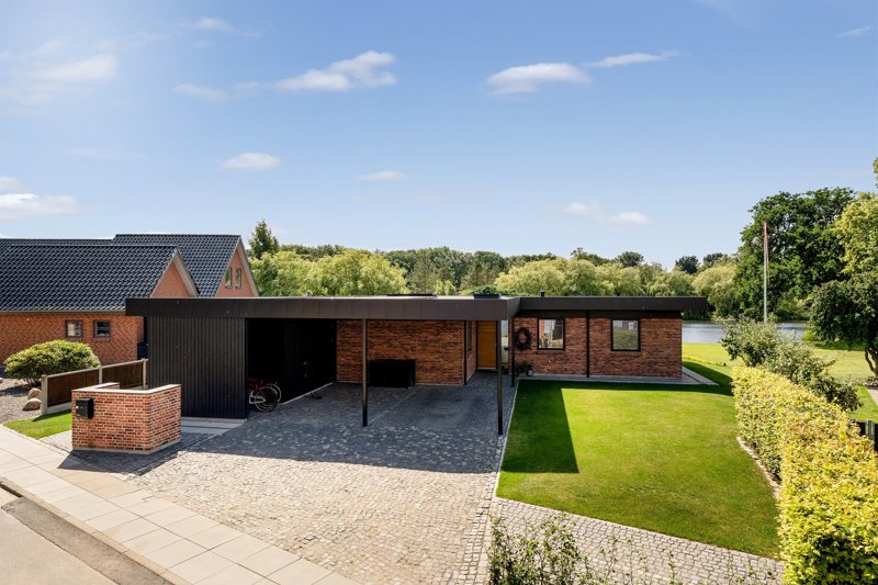 Property image number 2