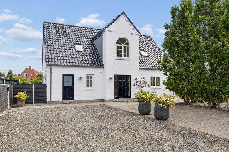 Property image number 1