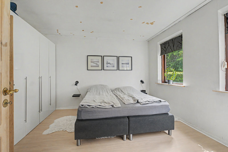toggle-gallery-image