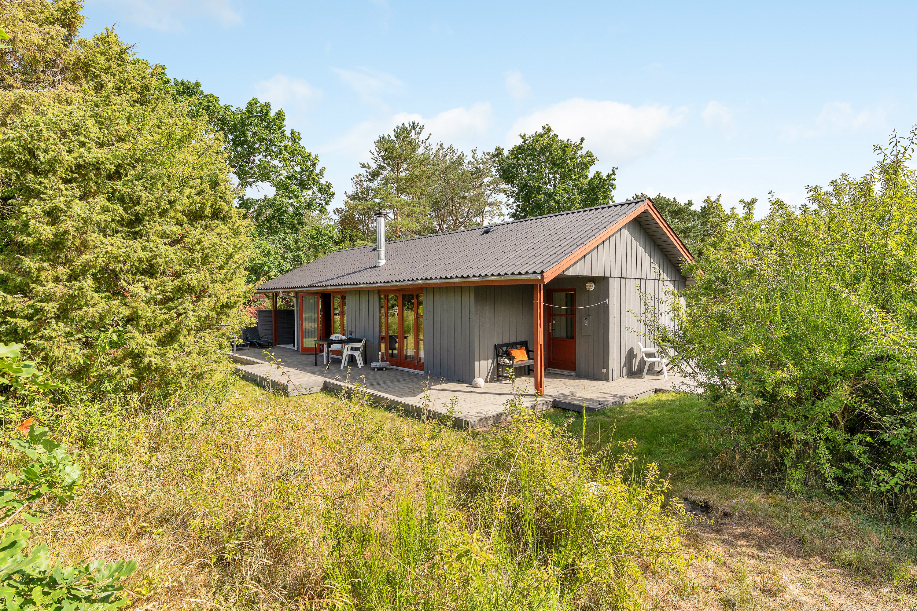 House, 82 m², land 2001 m²