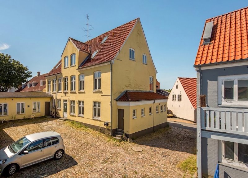 Property image number 2