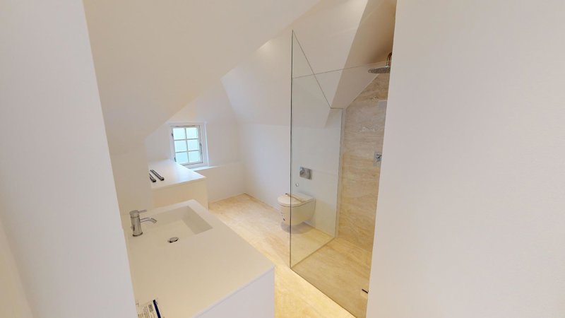 Property image number 8