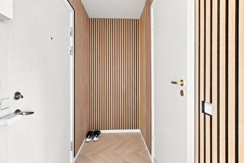 Gennemrenoveret 2-værelses på øverste etage på Gildbroterasserne!