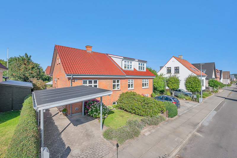 Property image number 2