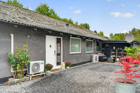 Opdateret etplansvilla med solceller og stor have