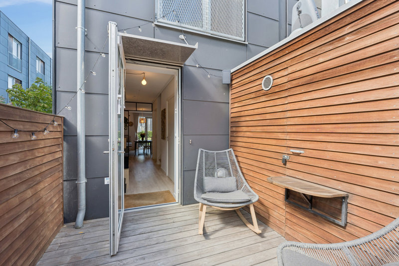 toggle-gallery-image