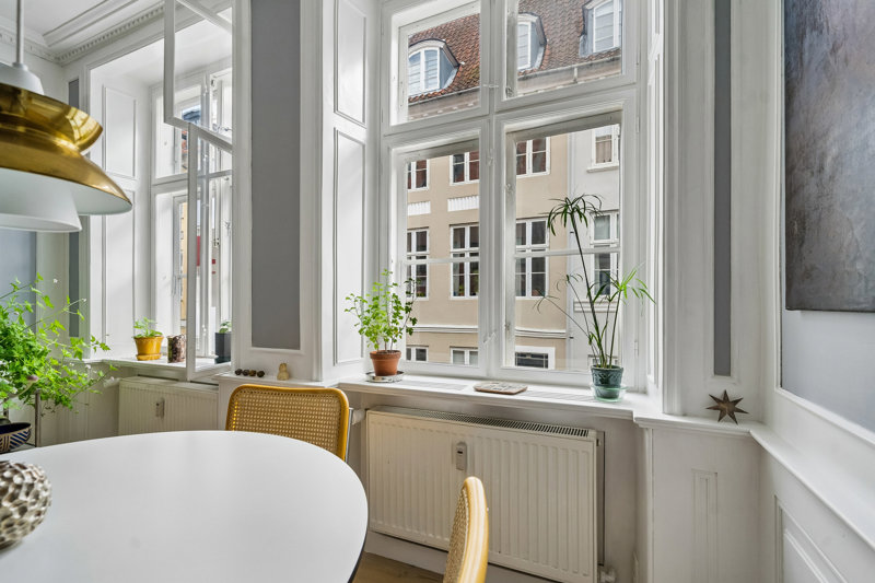 toggle-gallery-image