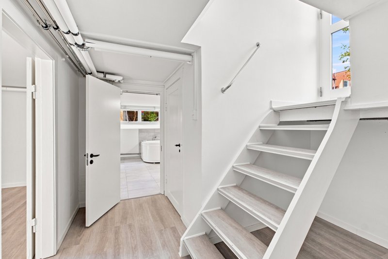 toggle-gallery-image