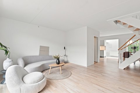 Familievenligt rækkehus, opført i 2008 med 4 soveværelser og 2 badeværelser