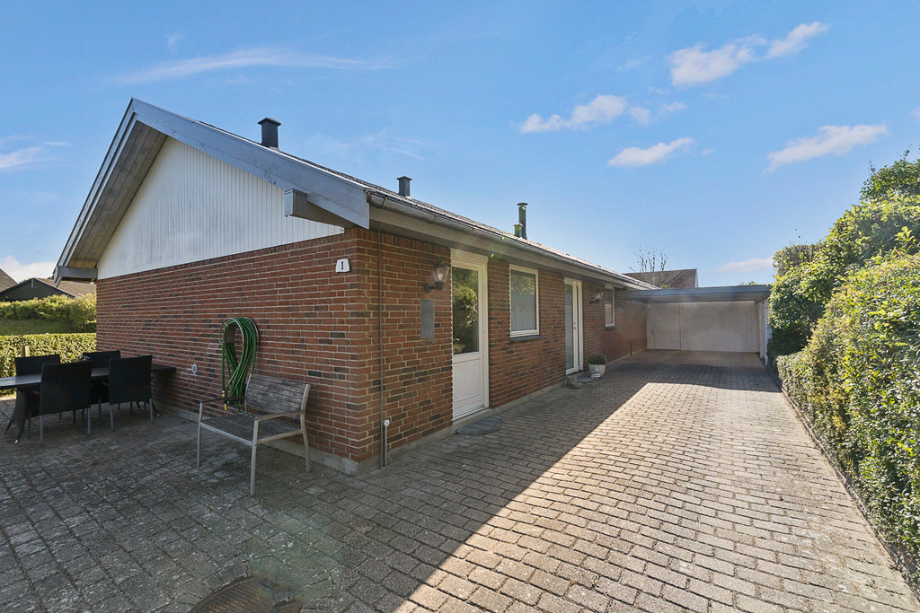 House, 137 m², land 924 m²