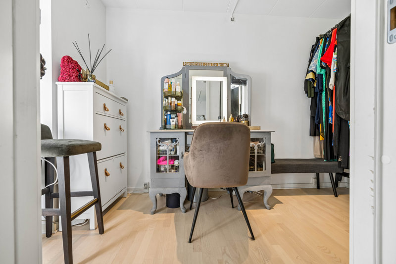 toggle-gallery-image