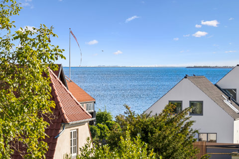 227 ETAGEMETER MED SJÆL, HAVUDSIGT OG EN HELT SÆRLIG ATMOSFÆRE