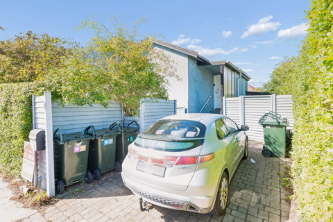 Charmerende villa på over 150 m² under tag, med skøn have og masser af muligheder, perfekt til parret eller den lille familie, der drømmer om hus og have i Hvidovre.
