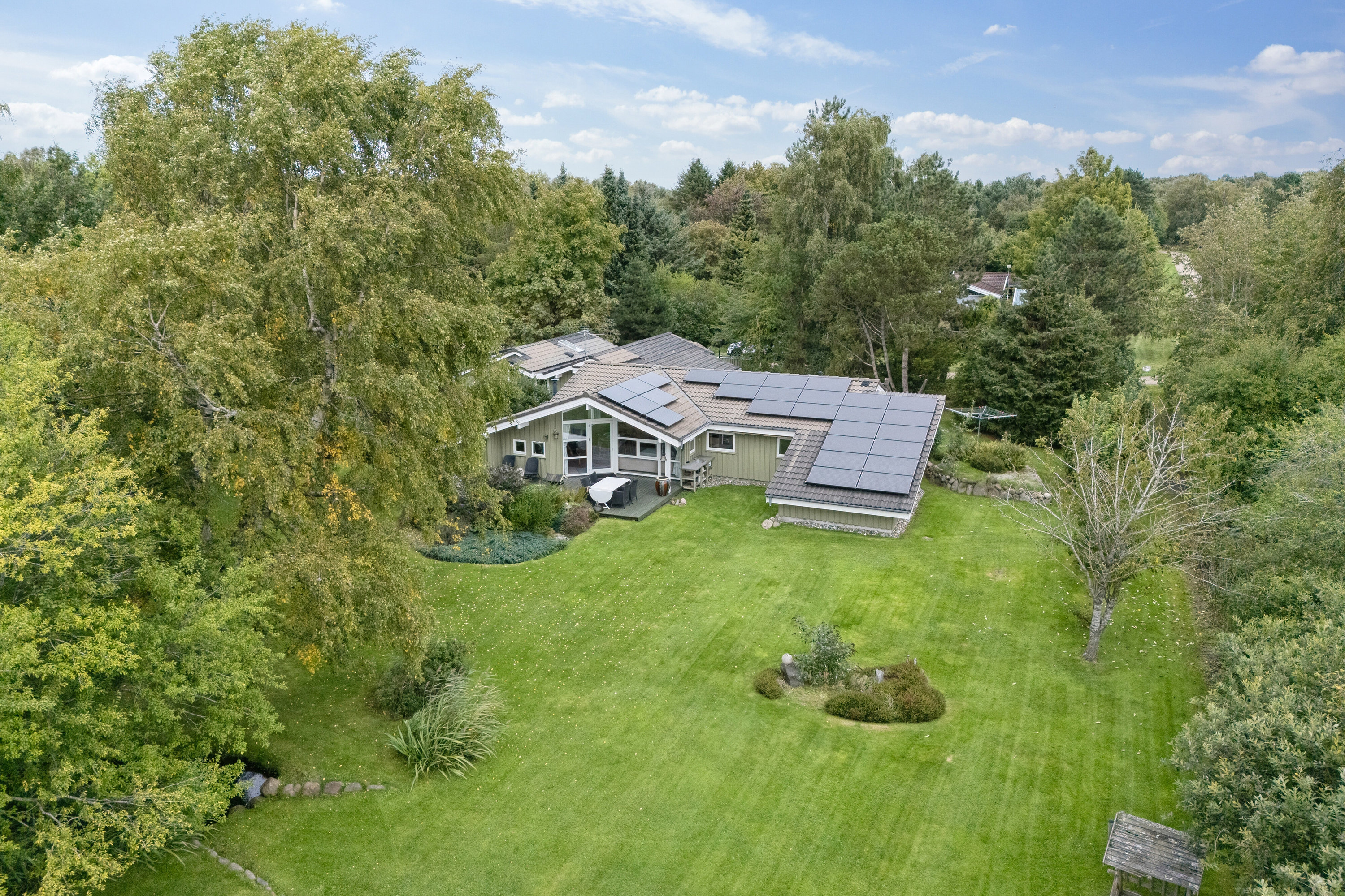 Ev, 141 m², arsa 2002 m²