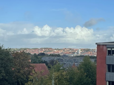 KRISTRUP - SOLHØJ - ATTRAKTIVT BELIGGENDE I FLOT OMRÅDE